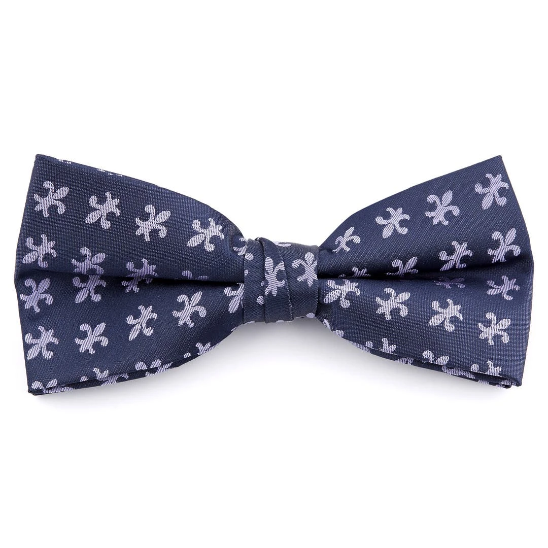 Tailor Toki Noeud Papillon Prénoué Bleu Marine à Motif Fleur-De-Lis 4 Tailor Toki Noeud Papillon Prénoué Bleu Marine à Motif Fleur-De-Lis – Image 2
