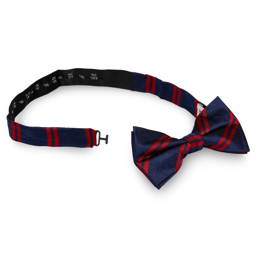 Trendhim Noeud Papillon En Soie Bleu Marine à Rayures Obliques Rouges 4 Trendhim Noeud Papillon En Soie Bleu Marine à Rayures Obliques Rouges – Image 2