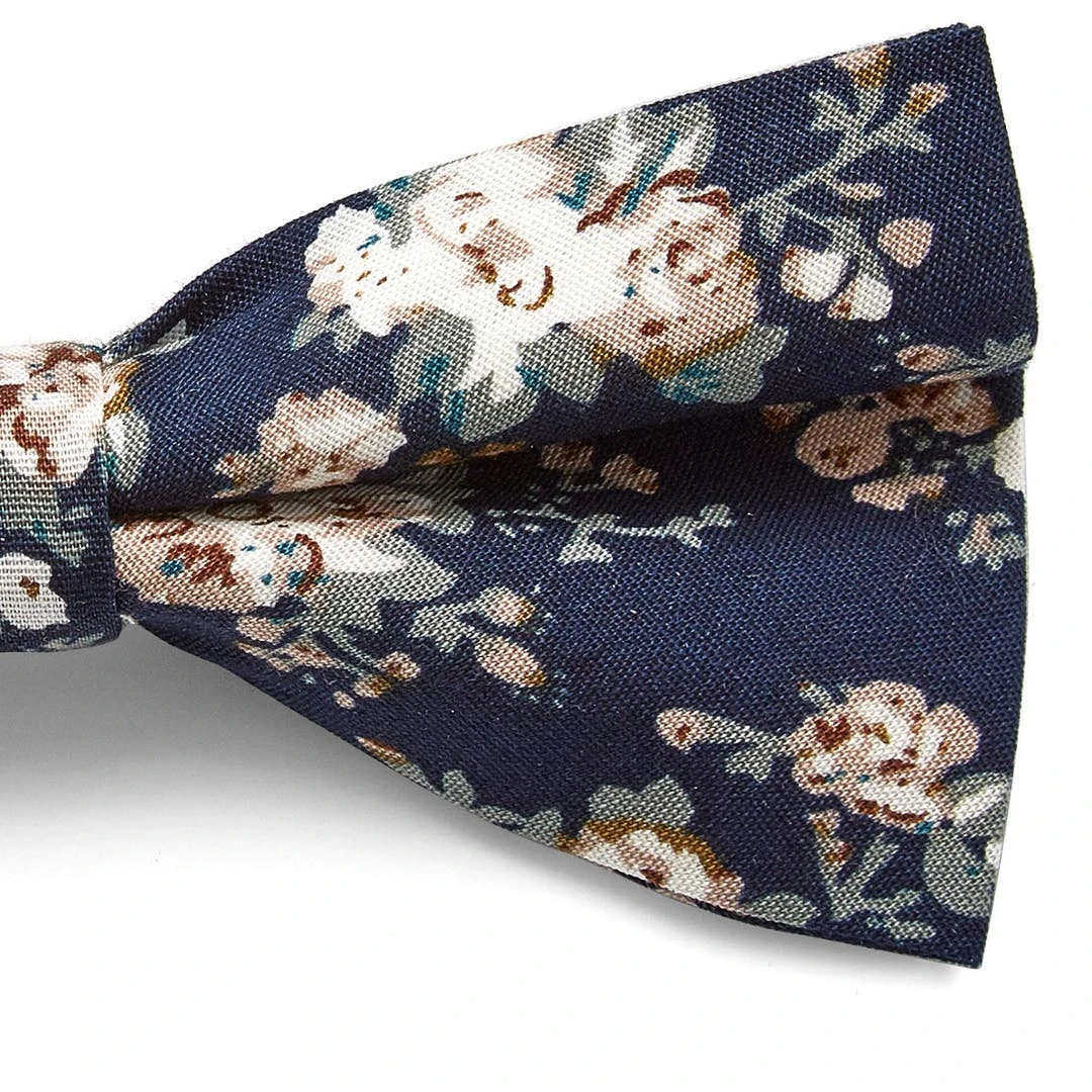Tailor Toki Noeud Papillon Bleu Foncé Motif Fleurs 4 Tailor Toki Noeud Papillon Bleu Foncé Motif Fleurs – Image 2
