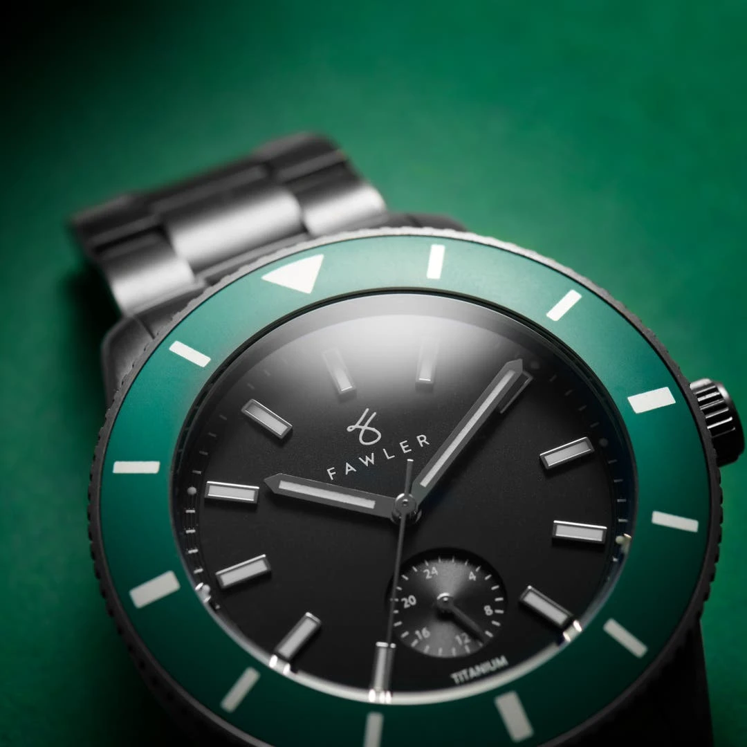 Fawler Makalu | Montre De Plongée En Titane Brossé Avec Lunette Verte 6 Fawler Makalu | Montre De Plongée En Titane Brossé Avec Lunette Verte – Image 4