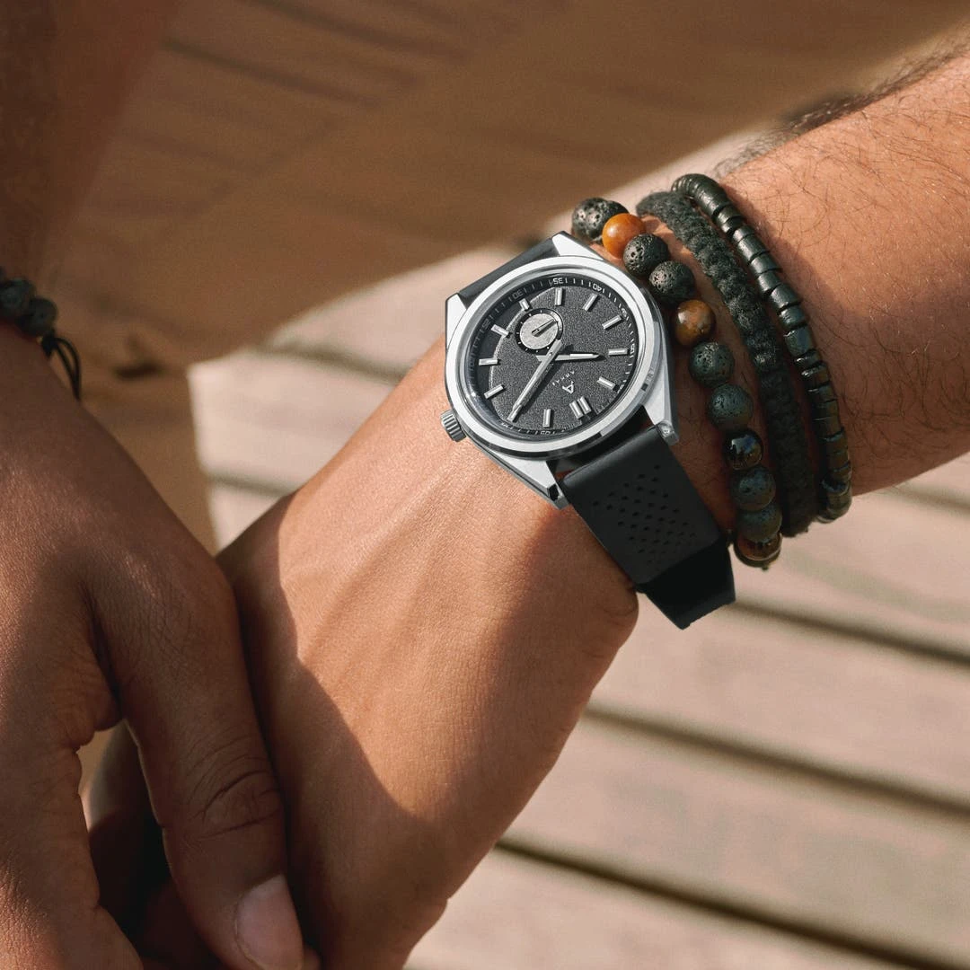 Arkai Mond | Montre Meteorite En Acier Inoxydable Argenté Et Gris 8 Arkai Mond | Montre Meteorite En Acier Inoxydable Argenté Et Gris – Image 6