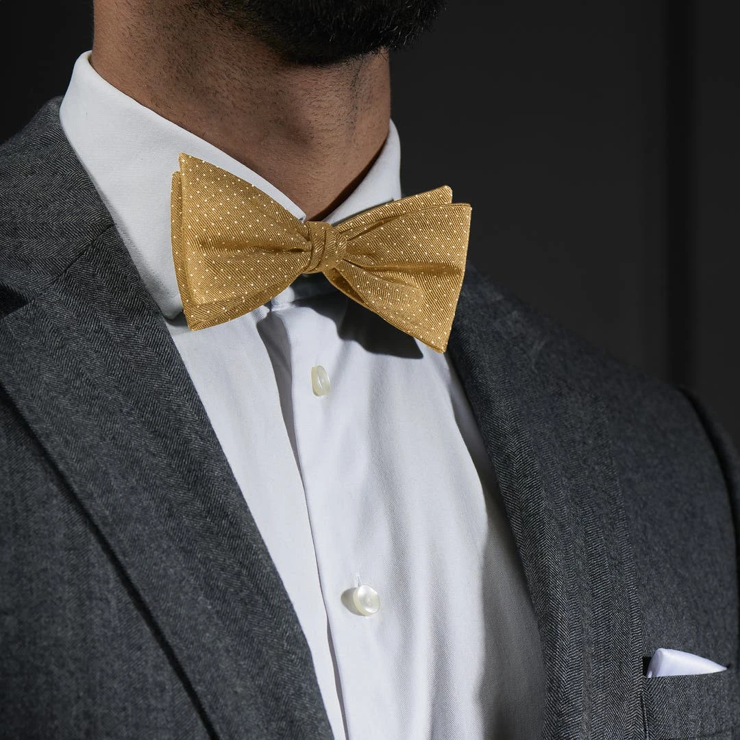 Trendhim Noeud Papillon En Soie Dorée à Pois Blancs 5 Trendhim Noeud Papillon En Soie Dorée à Pois Blancs – Image 3