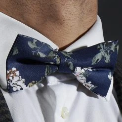 Tailor Toki Nœud Papillon Rétro Floral Bleu 11 Tailor Toki Nœud Papillon Rétro Floral Bleu -Trendhim en ligne rst megashoot bow ties 9242 2 bm 1