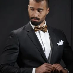 Tailor Toki Noeud Papillon Prénoué à Motif Cachemire Or & Marron 10 Tailor Toki Noeud Papillon Prénoué à Motif Cachemire Or & Marron -Trendhim en ligne rst megashoot bowties 11725 1